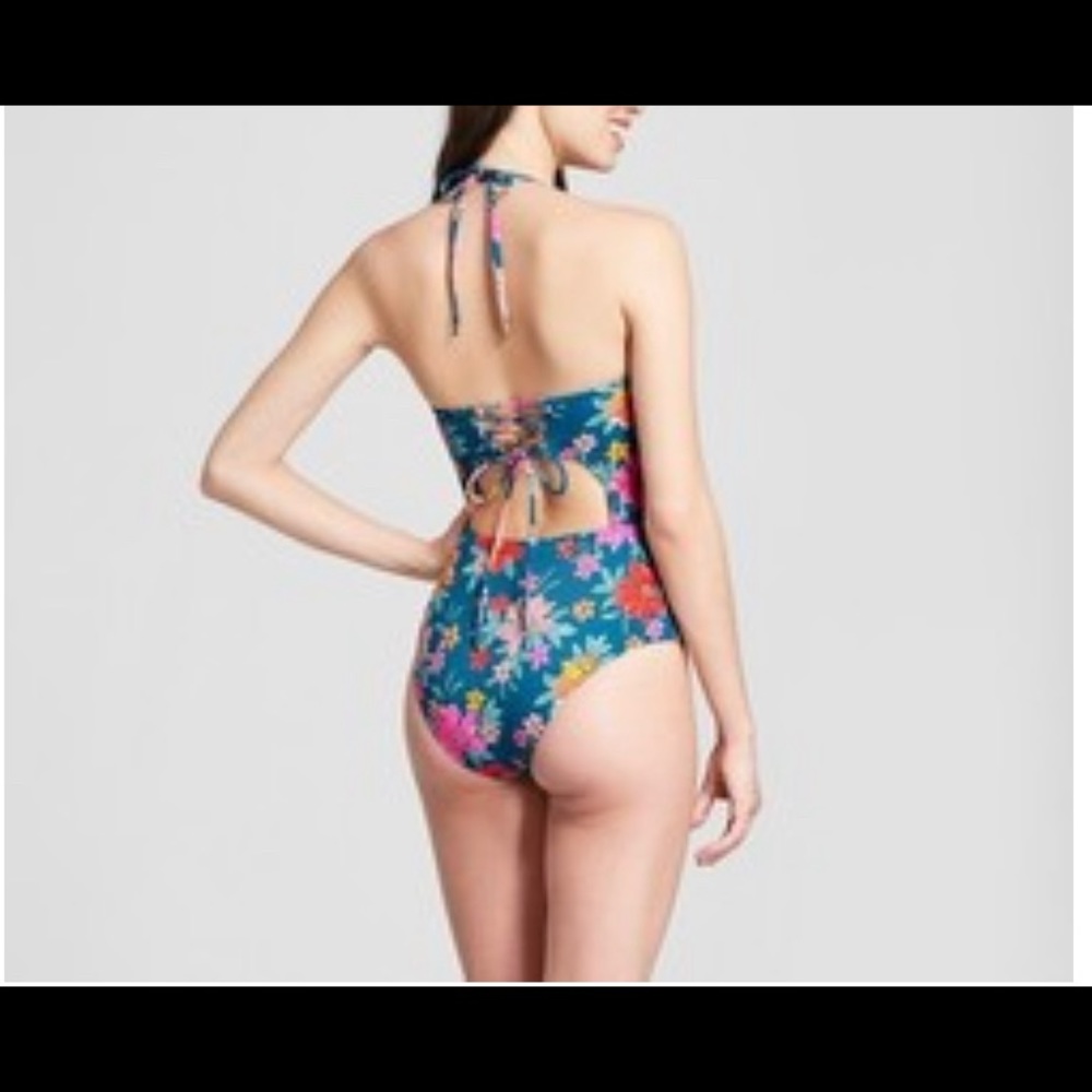 Bathing Suit - Picture 2 of 11